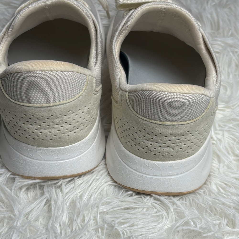 Kizik Lima White Creme Womens Wide Athletic Sneaker - Picture 9 of 10